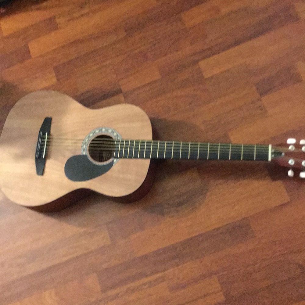 Guitar - Picture 2 of 3
